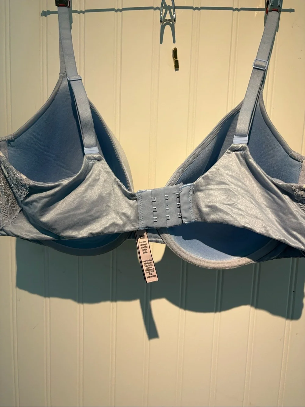 Victoria's Secret Light Blue 38DD (E) Underwire Bra with Lace Trim - Picture 4 of 9